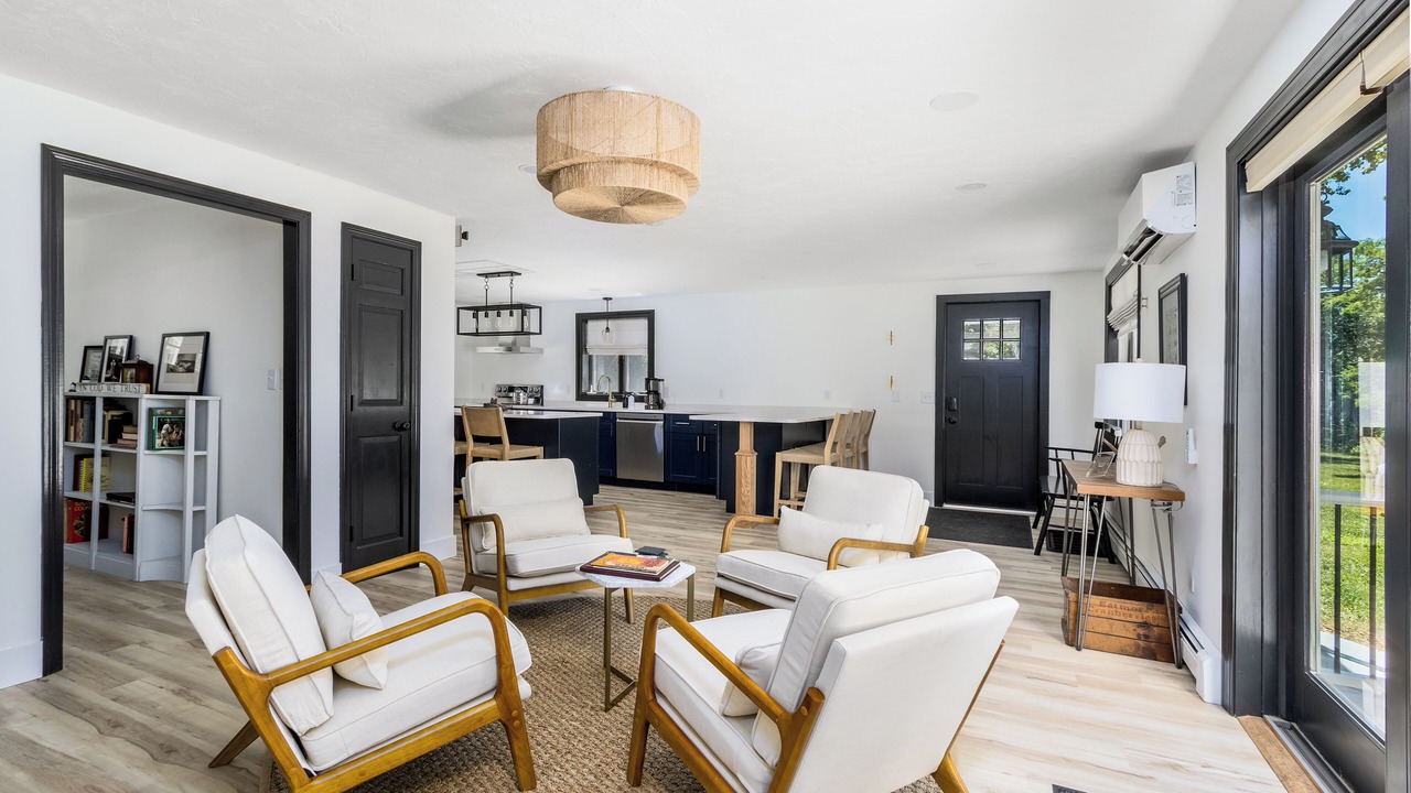Photo of Livingroom in Waquoit Village