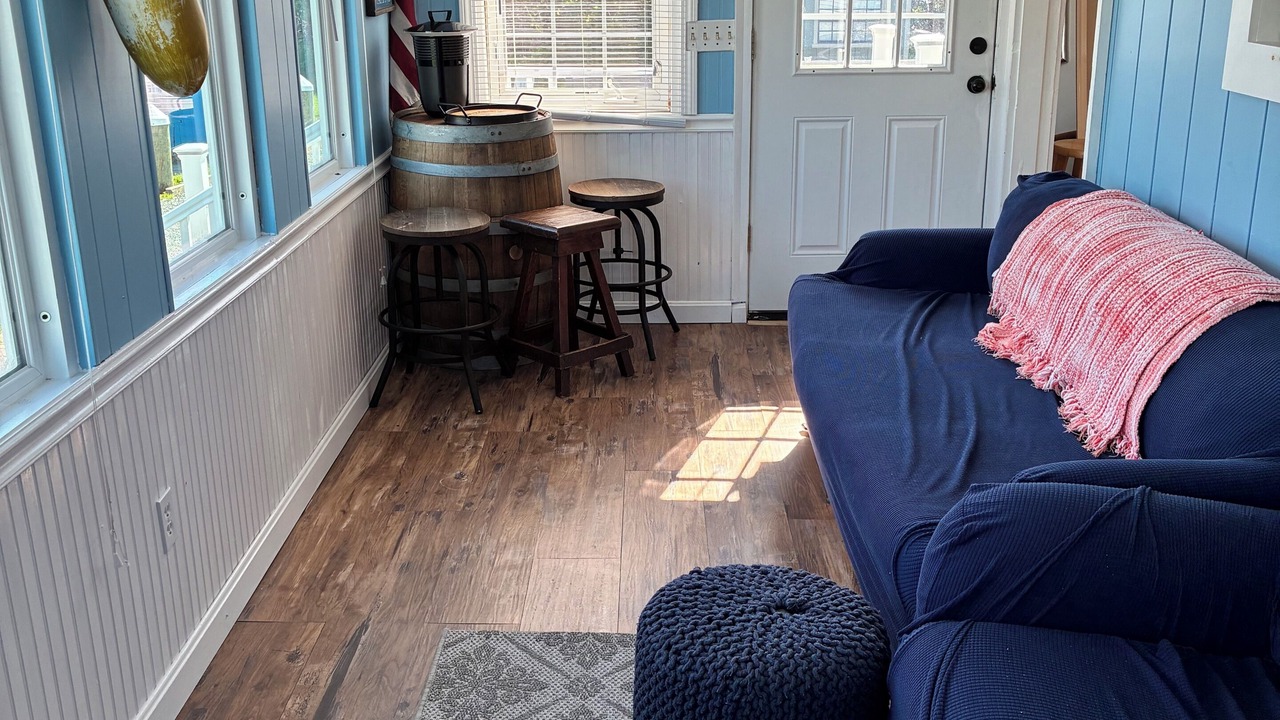 Photo of Livingroom in Snug Harbor