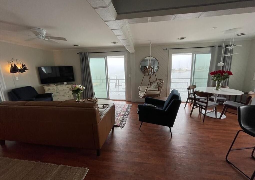 Photo of Livingroom in Portsmouth