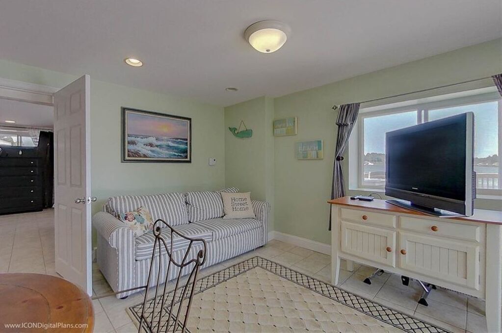 Photo of Livingroom in Portsmouth