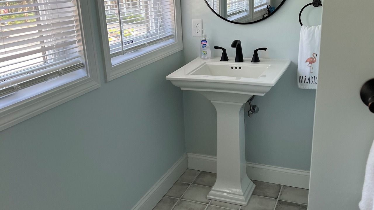 Photo of Bathroom in Little Neck Bay