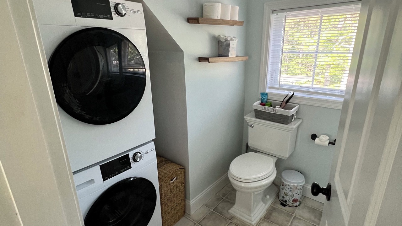 Photo of Bathroom in Little Neck Bay
