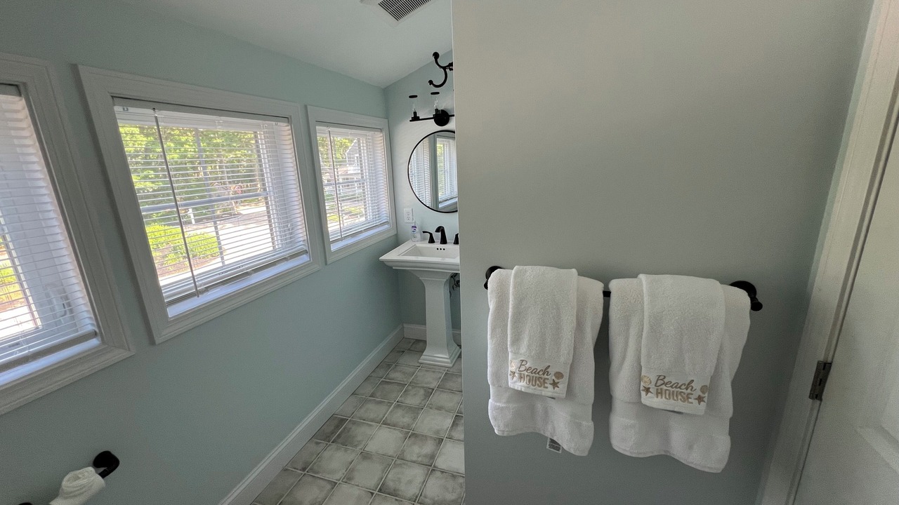 Photo of Bathroom in Little Neck Bay