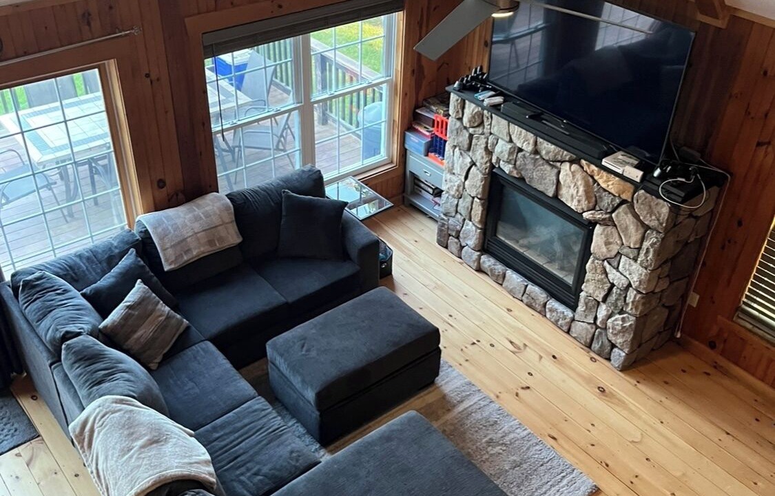 Photo of Livingroom in East Wakefield