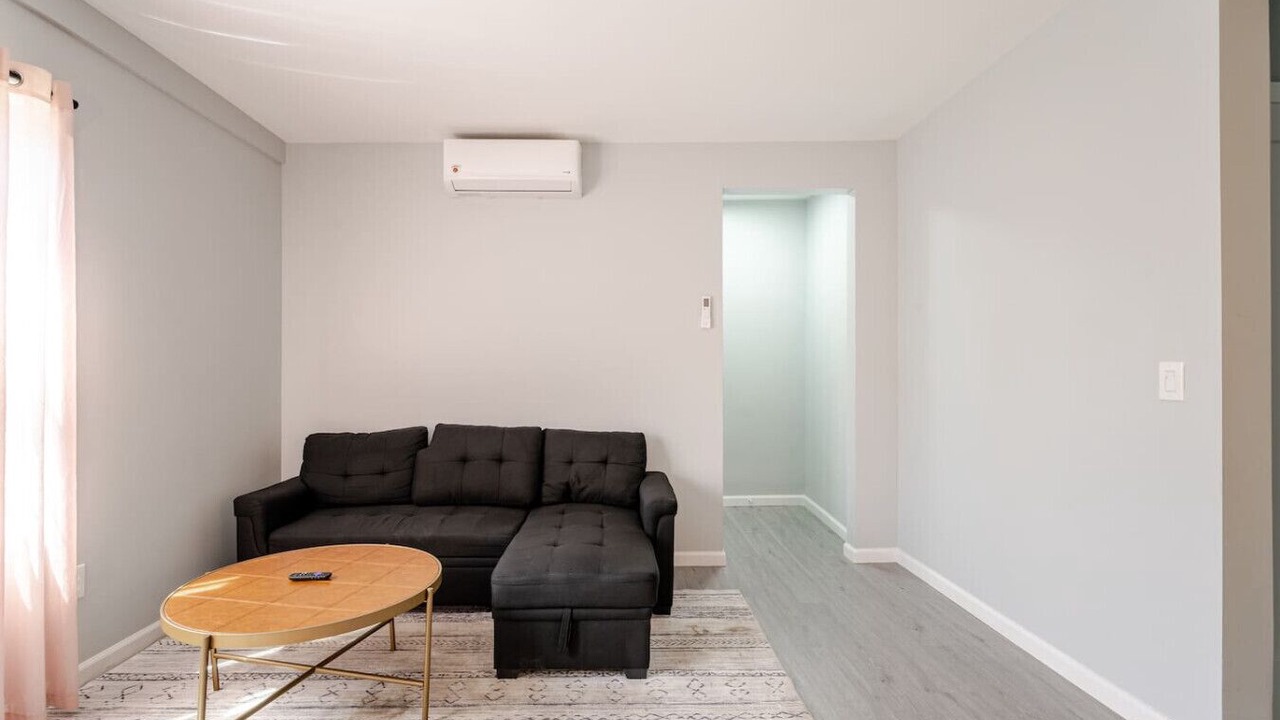 Photo of Livingroom in Black Rock Historic District