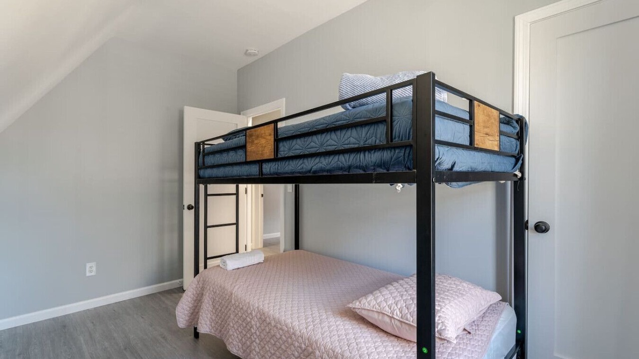 Photo of Bedroom in Black Rock Historic District