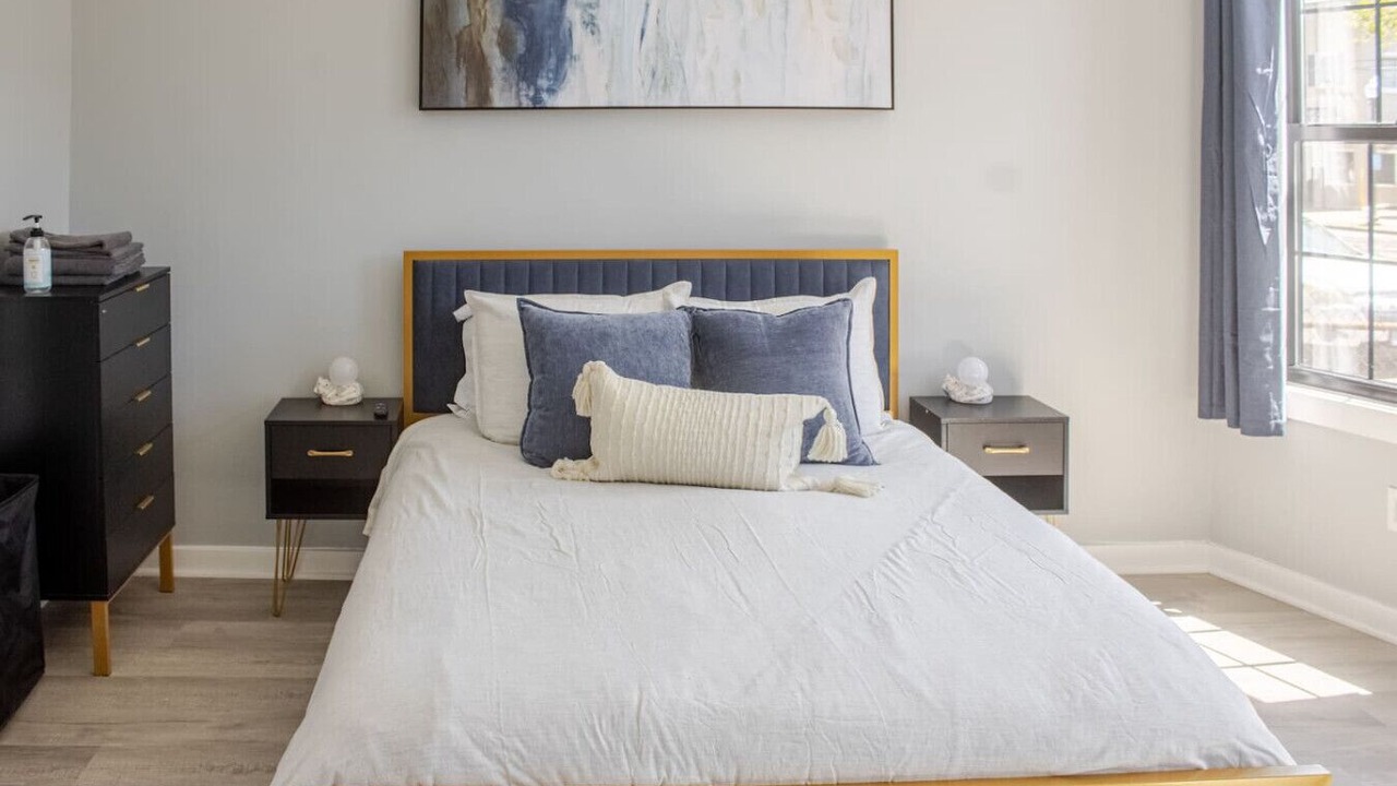 Photo of Bedroom in Black Rock Historic District