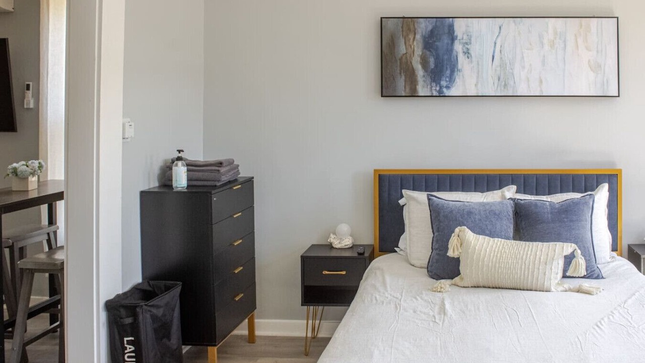 Photo of Bedroom in Black Rock Historic District
