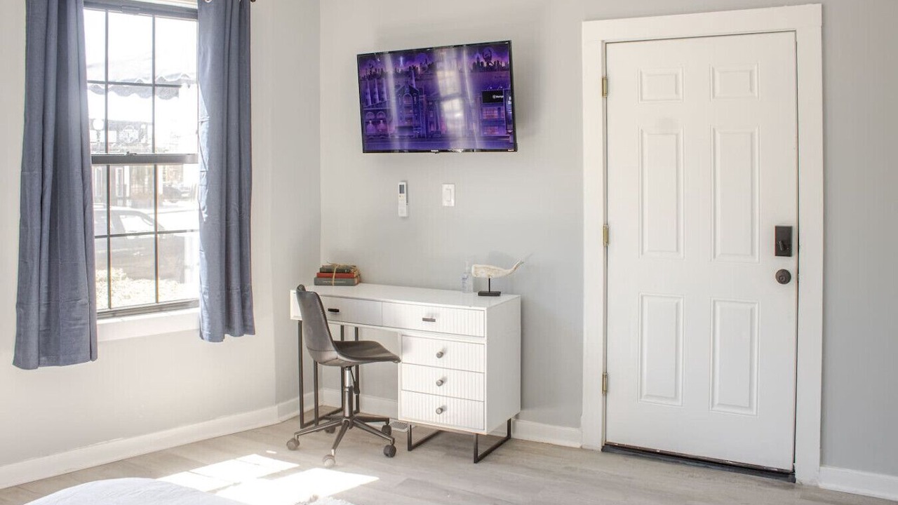 Photo of Bedroom in Black Rock Historic District