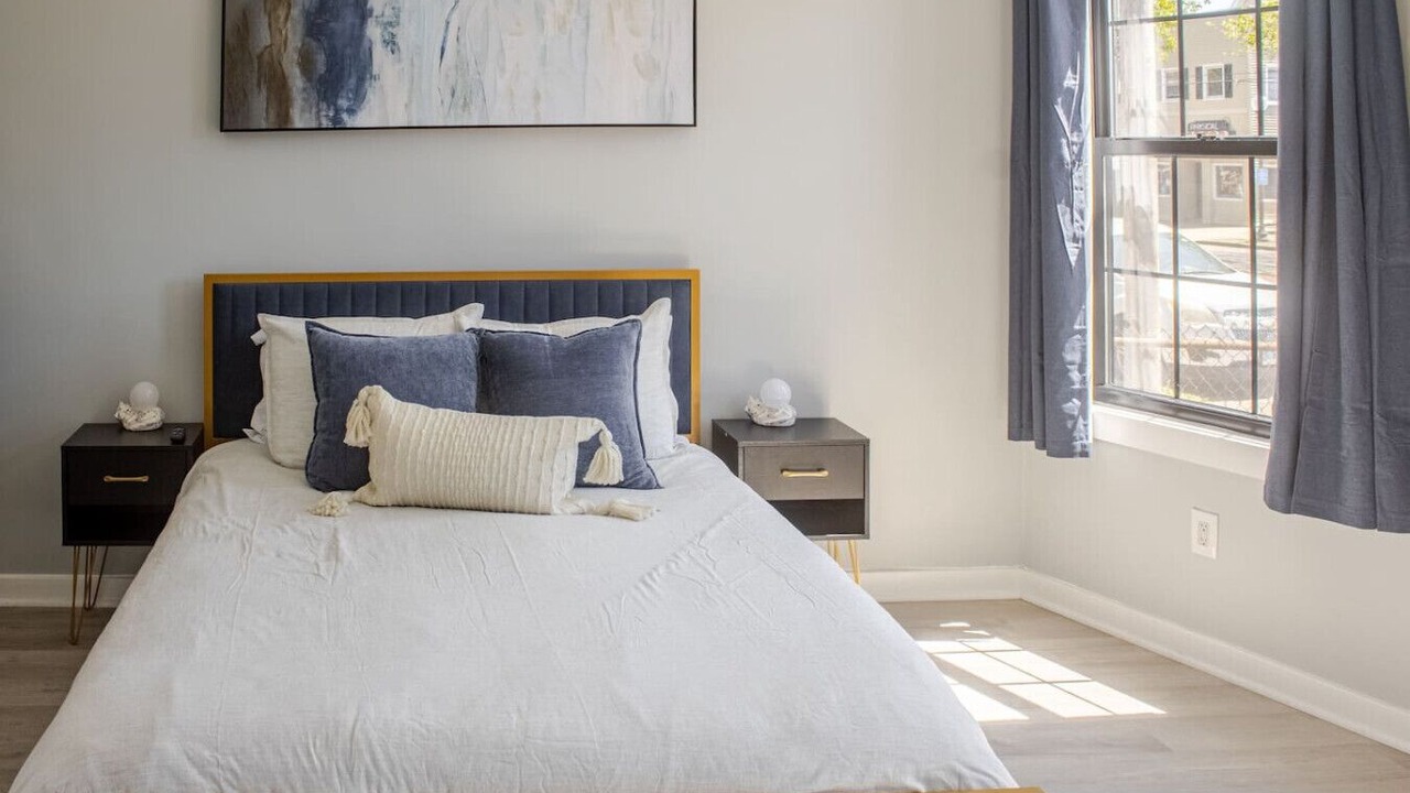 Photo of Bedroom in Black Rock Historic District