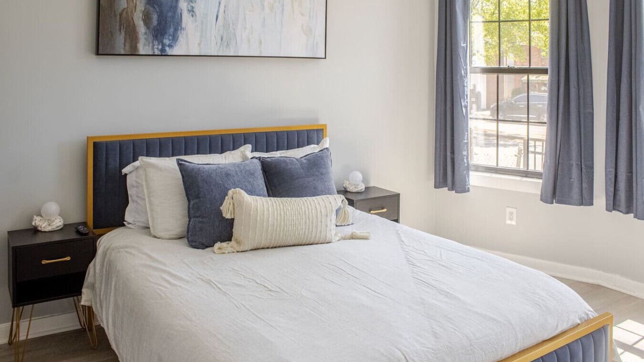 Photo of Bedroom in Black Rock Historic District
