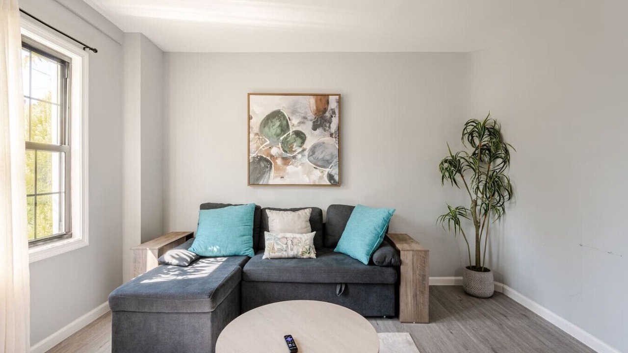 Photo of Livingroom in Black Rock Historic District