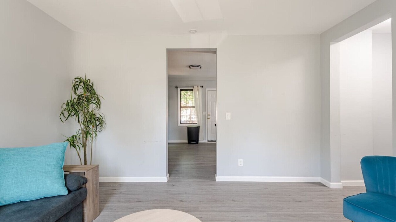 Photo of Livingroom in Black Rock Historic District