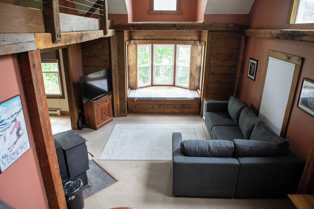 Photo of Livingroom in Sunapee
