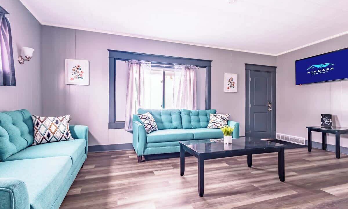 Photo of Livingroom in Downtown Niagara Falls