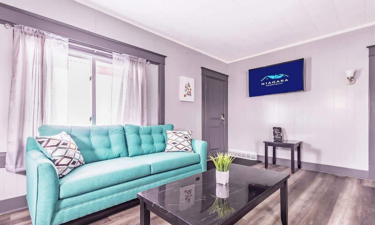 Photo of Livingroom in Downtown Niagara Falls