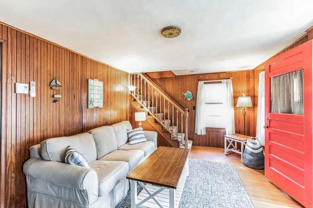 Photo of Livingroom in Mattapoisett Center