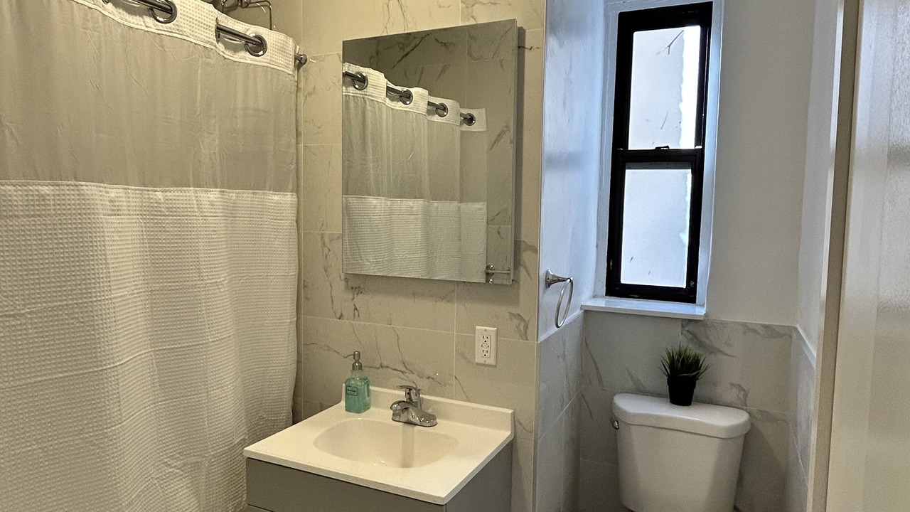 Photo of Bathroom in Tremont