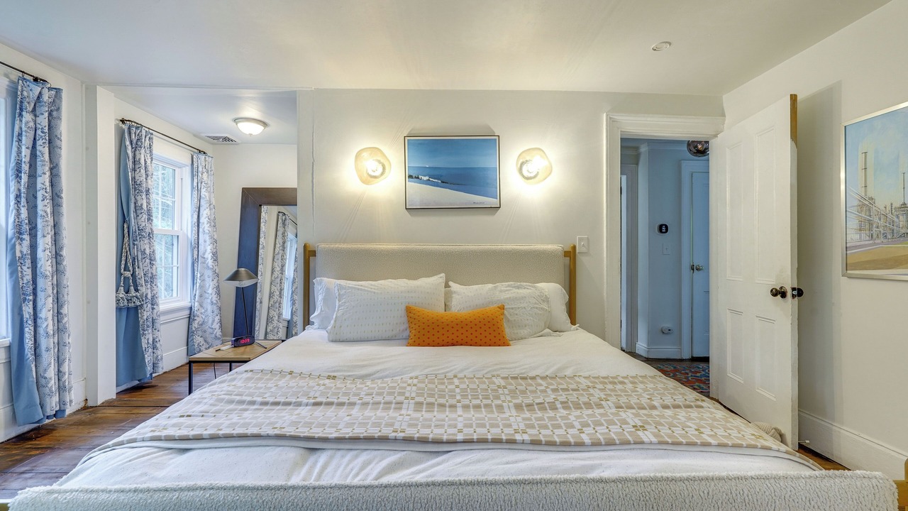 Photo of Bedroom in Weston