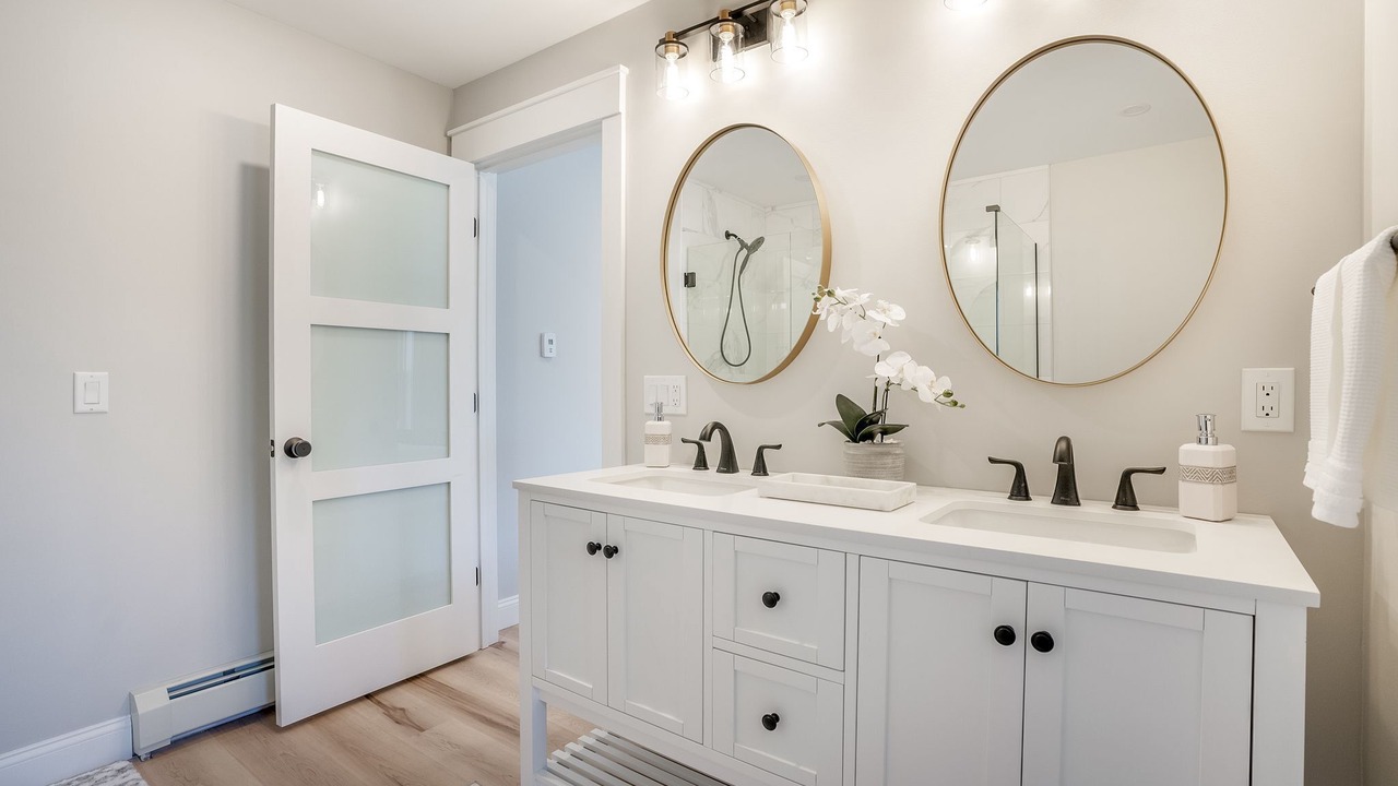 Photo of Bathroom in Old Orchard Beach