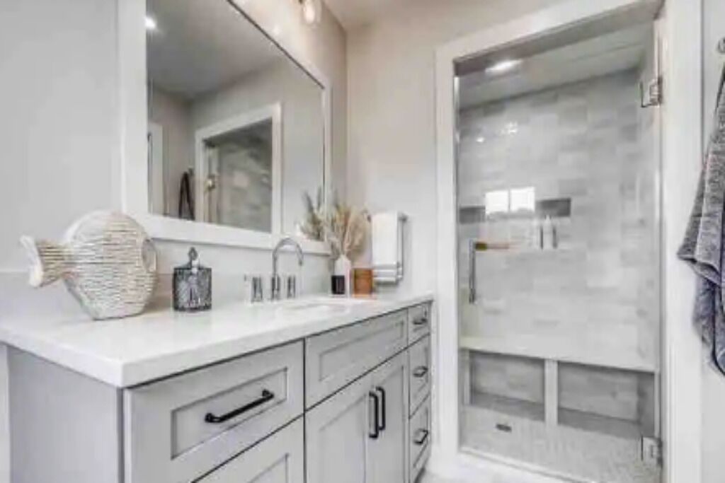 Photo of Bathroom in Mara Vista