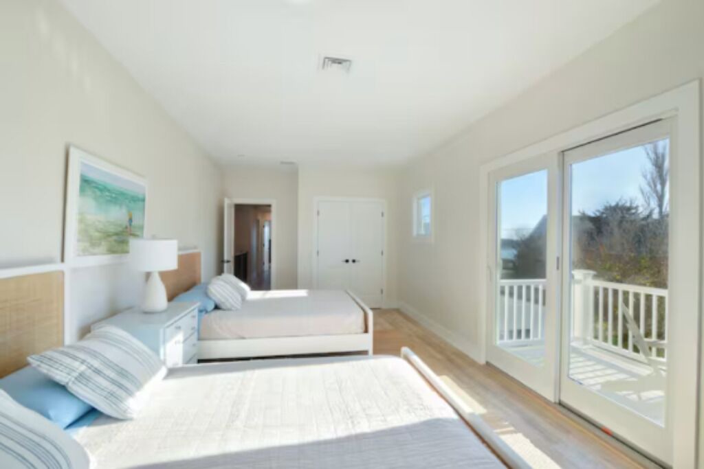 Photo of Bedroom in Mara Vista