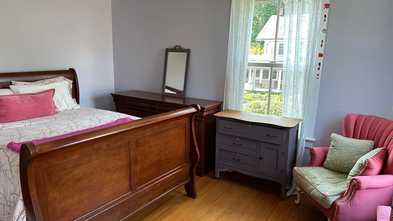 Photo of Bedroom in Jamestown