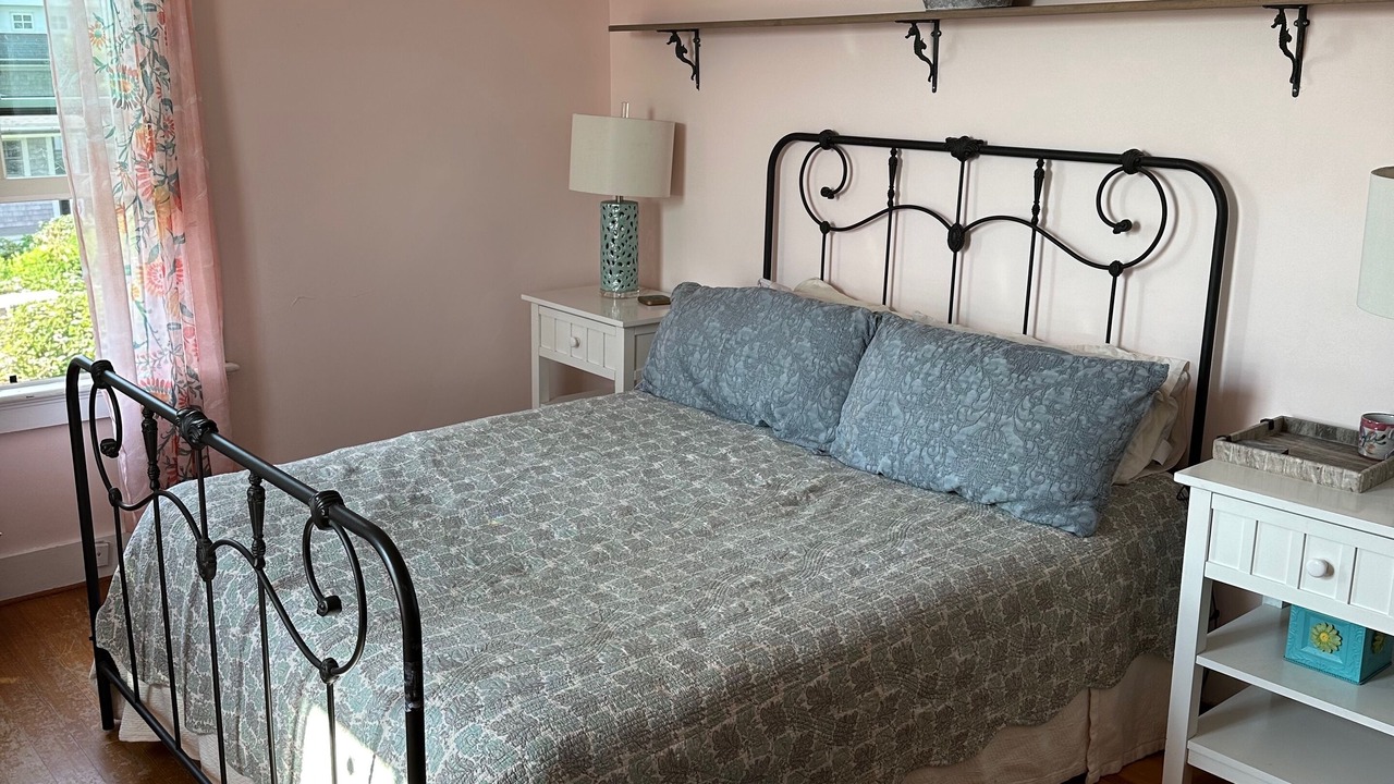 Photo of Bedroom in Jamestown