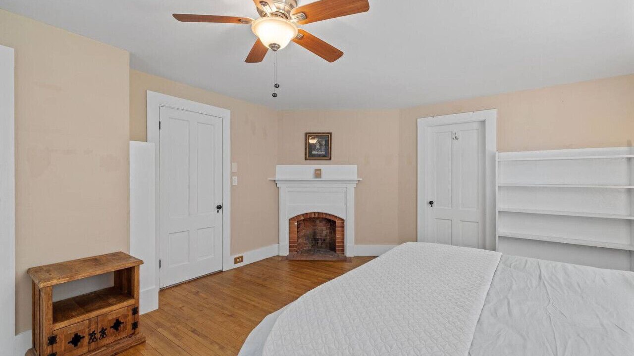 Photo of Bedroom in Silver Lake