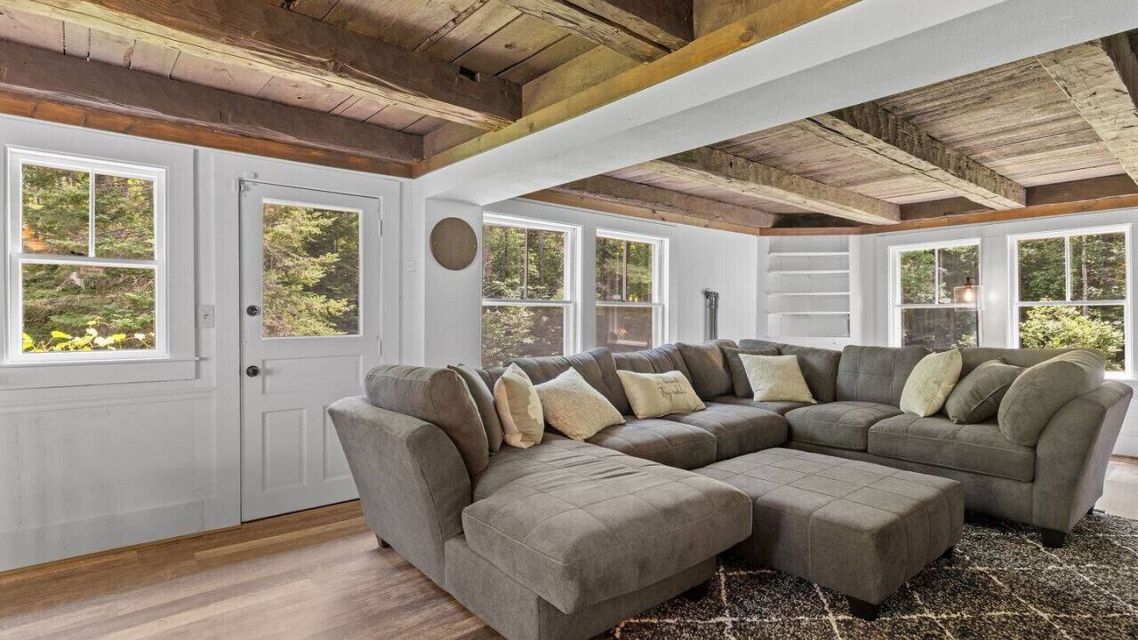 Photo of Livingroom in Silver Lake