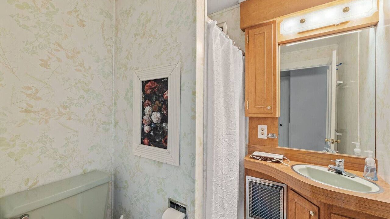Photo of Bathroom in Silver Lake