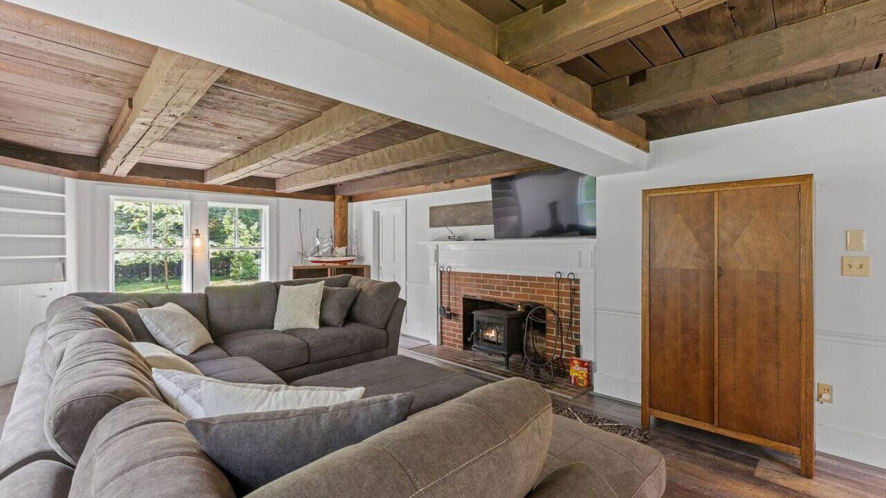 Photo of Livingroom in Silver Lake