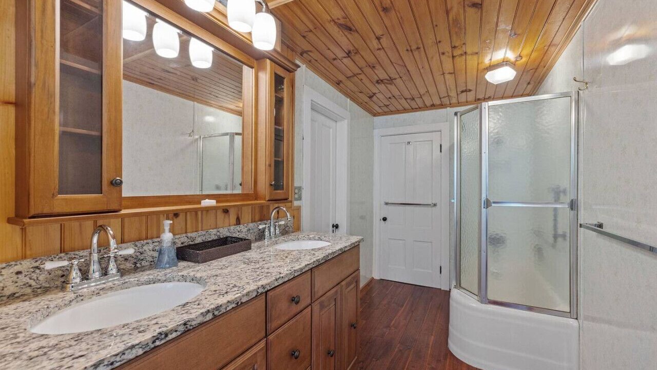 Photo of Bathroom in Silver Lake