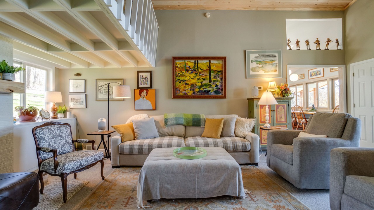 Photo of Livingroom in Town of Milo