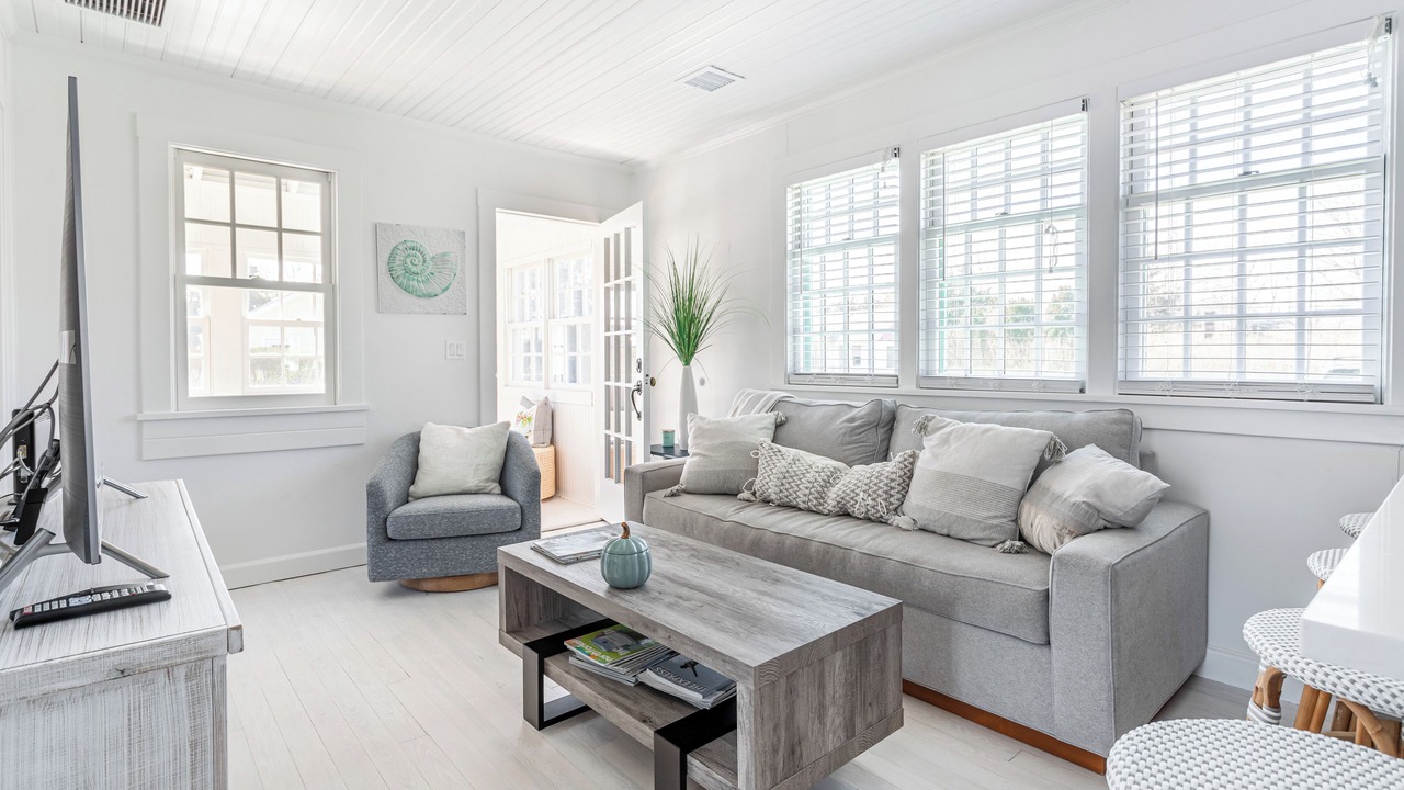 Photo of Livingroom in Jamesport