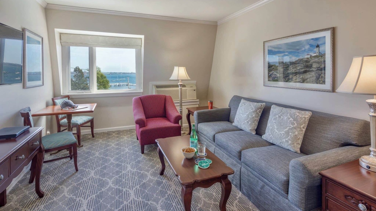 Photo of Livingroom in Jamestown