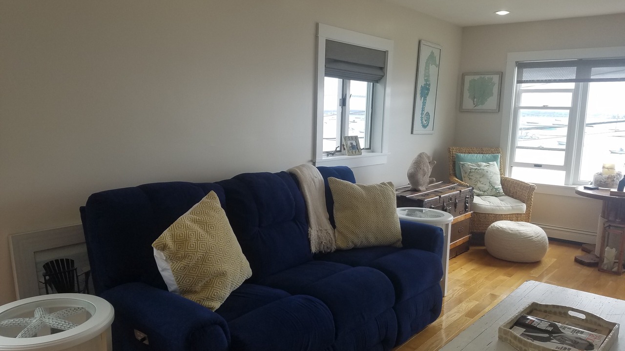 Photo of Livingroom in Jamestown