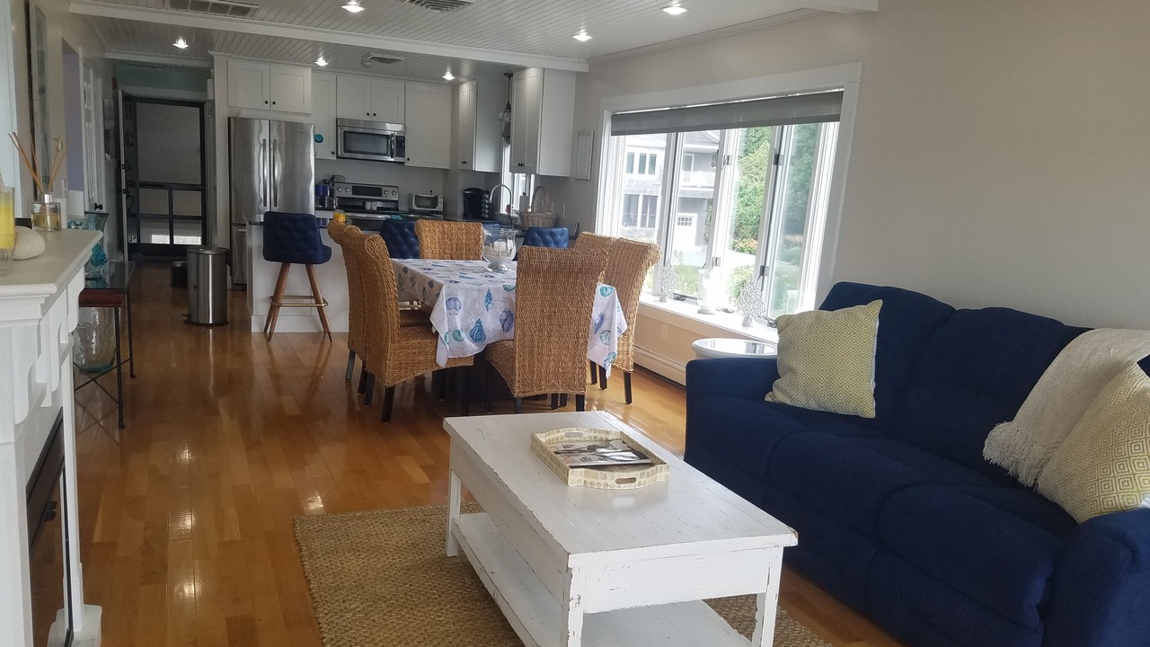 Photo of Livingroom in Jamestown