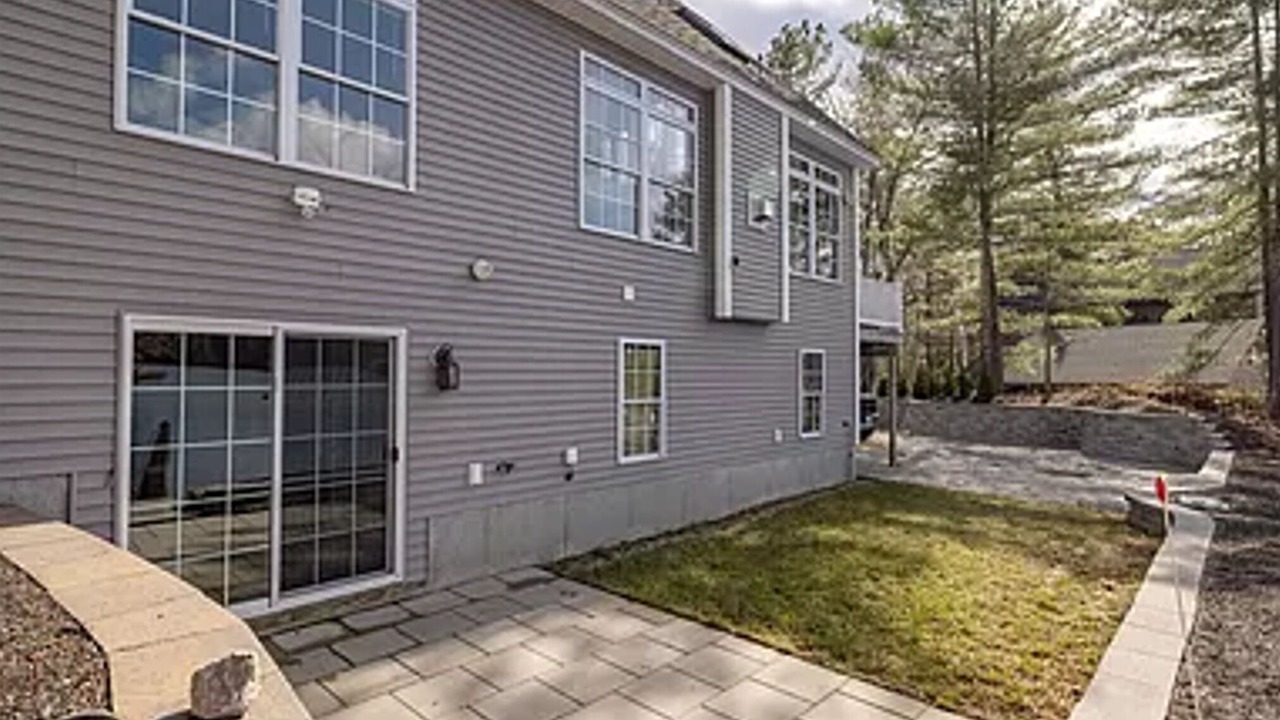 Photo of Outdoor in East Wakefield