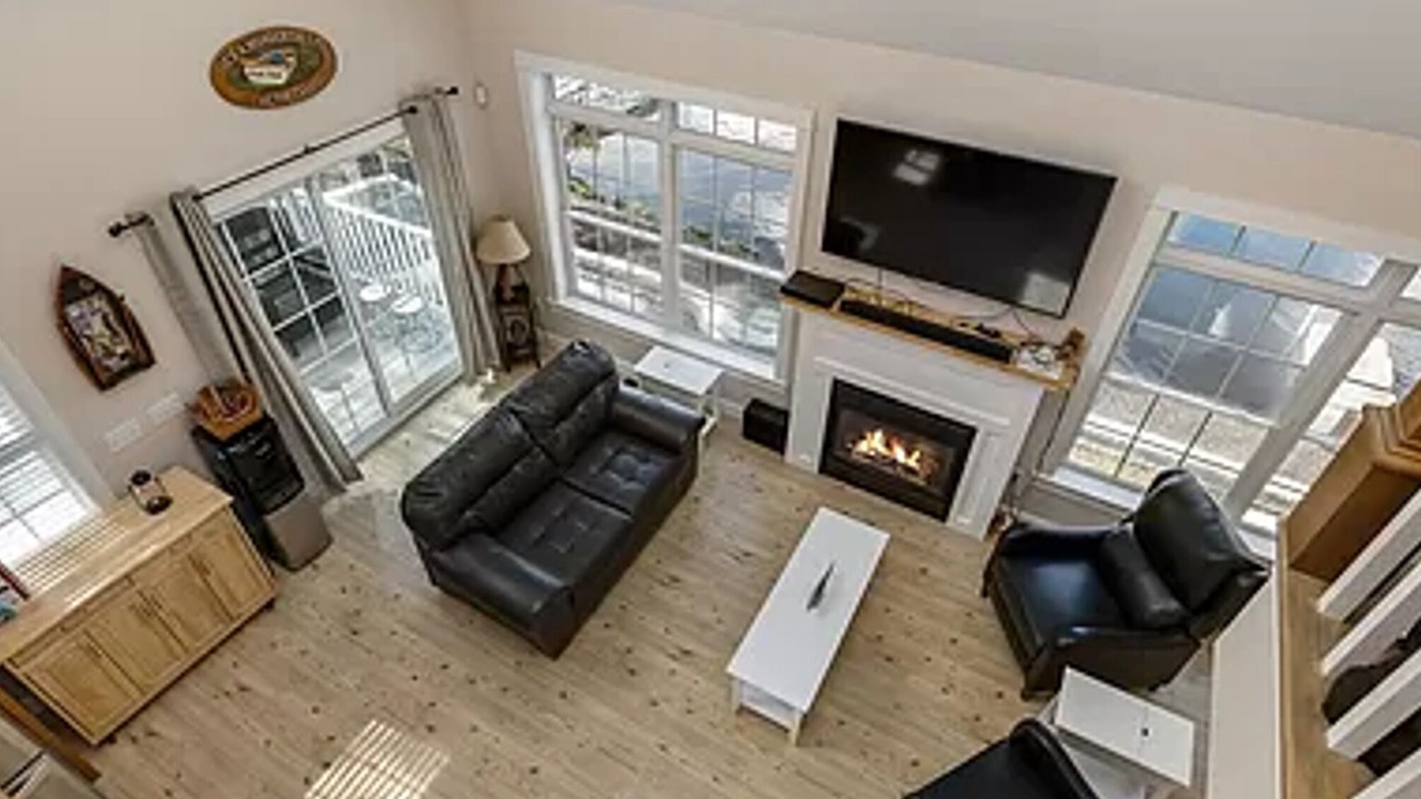 Photo of Livingroom in East Wakefield