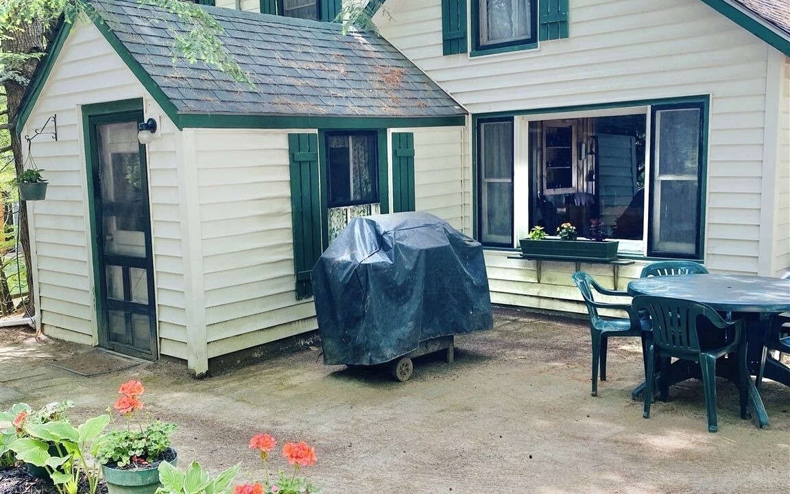 Photo of Outdoor in Gray