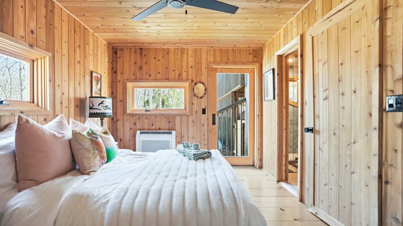 Photo of Bedroom in Springs