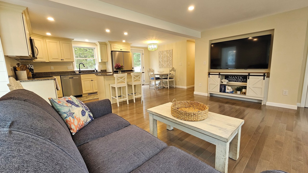 Photo of Livingroom in Niantic