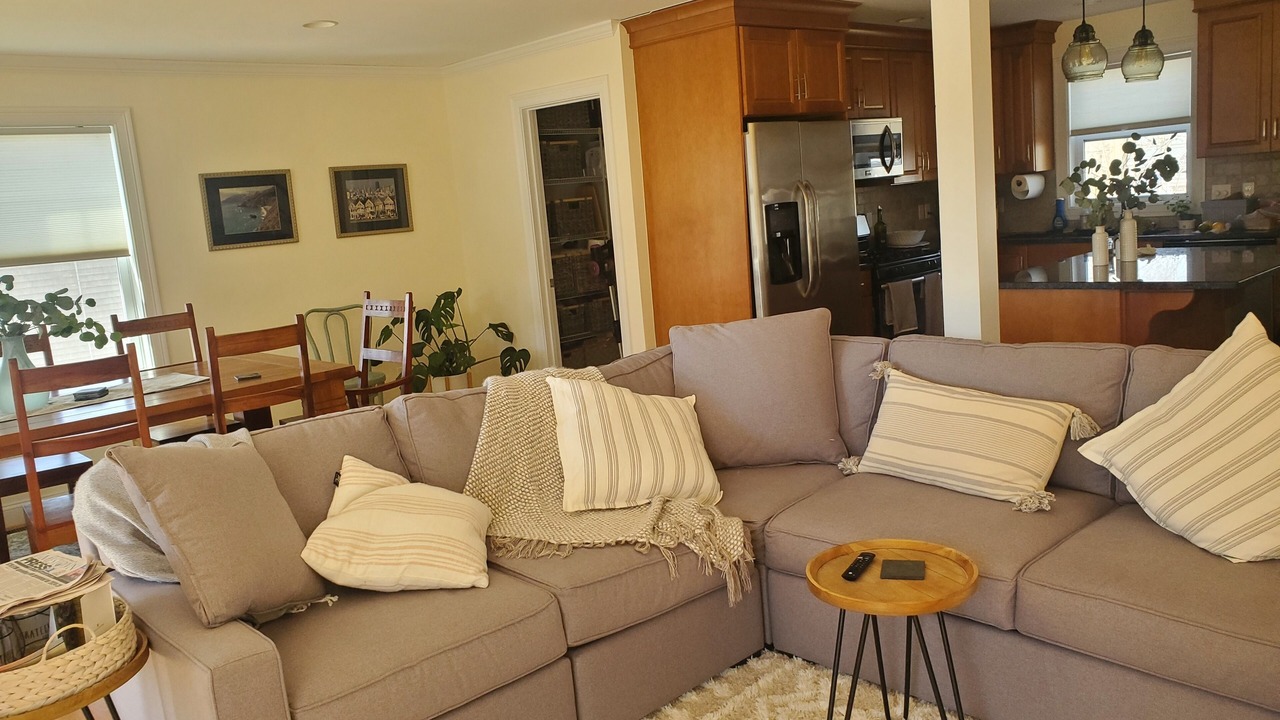 Photo of Livingroom in Jamestown