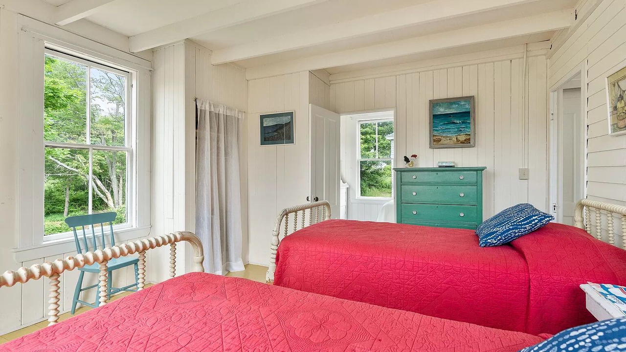 Photo of Bedroom in Mid-Coast and Islands
