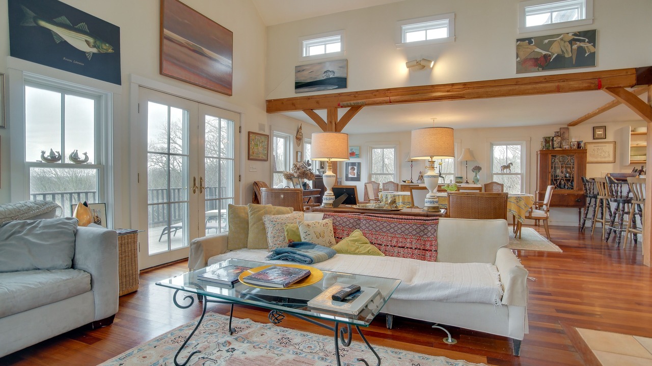 Photo of Livingroom in Aquinnah