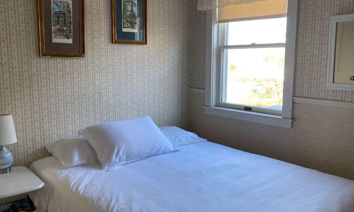 Photo of Bedroom in Mid-Coast and Islands