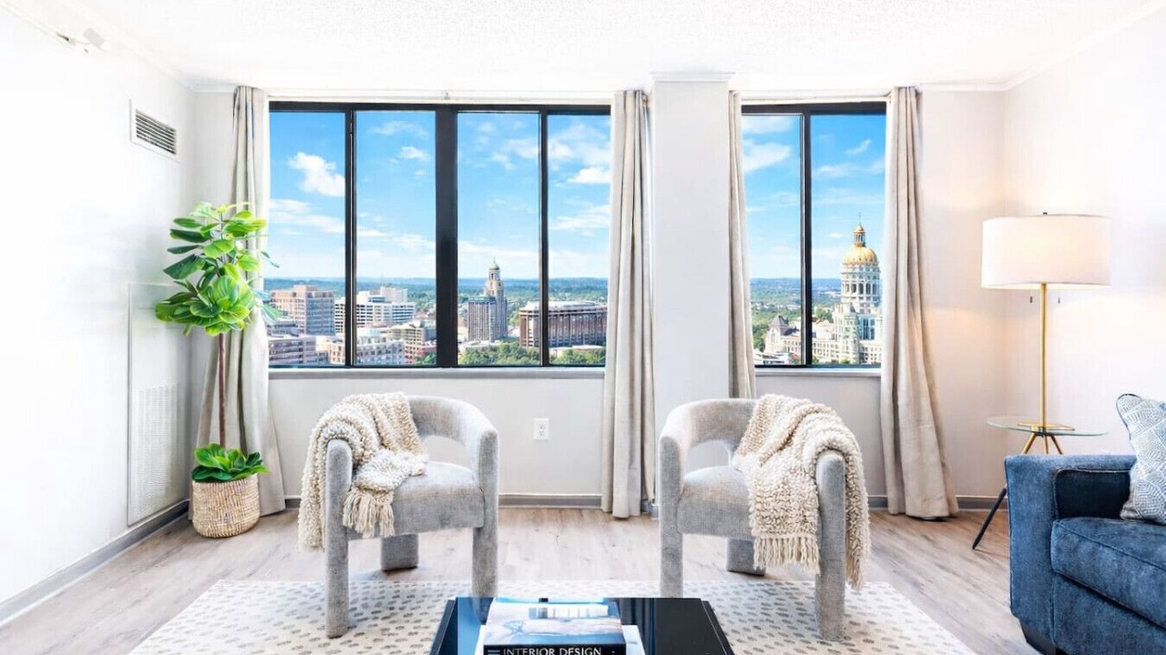 Photo of Livingroom in Downtown Hartford