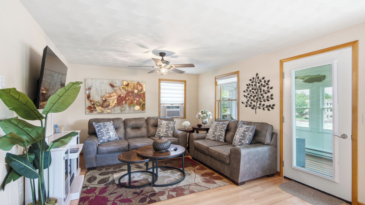 Photo of Livingroom in Hamilton