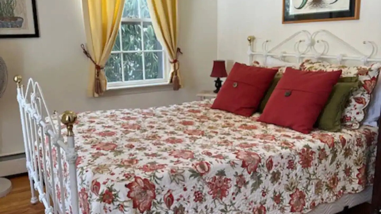 Photo of Bedroom in Mid-Coast and Islands